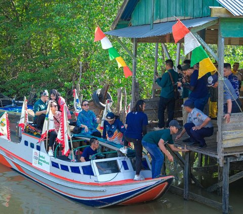 “Kita ingin peran itu, masyarakat bisa mengembalikan harapan dan menjaga alam. Festival-festival itu, di samping kebudayaan tetapi juga mengangkat isu lingkungan. Seperti Ekspedisi Batanghari ‘yok bareng-bareng bersama masyarakat.