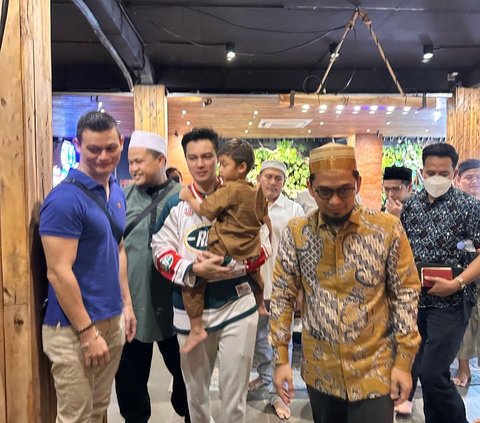 10 Momen Baim Wong dan Keluarga saat Hadir di Acara Kajian Musawarah, Potret Paula Tampil Berhijab Bikin Pangling