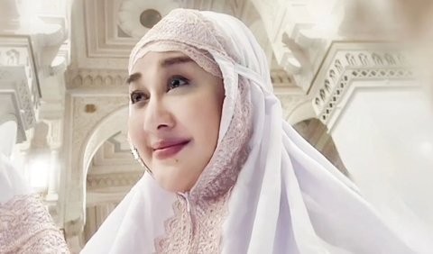 Paramitha Rusady mendapat ucapan selamat ulang tahun dari rekan-rekan artis. Mereka juga menyampaikan doa buat Paramitha Rusady.