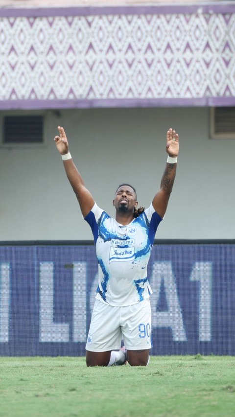 PSIS Semarang membuka keunggulan lewat gol Boubakary Diarra pada menit ke-23.