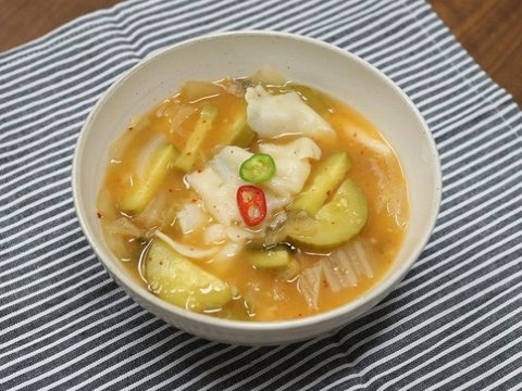 6. Resep Kimchi Sujebi