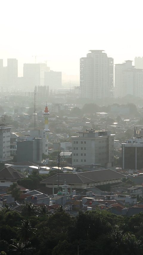 Snapshot of Jakarta's Dense Air Pollution that Makes Jakarta Civil Servants Work from Home