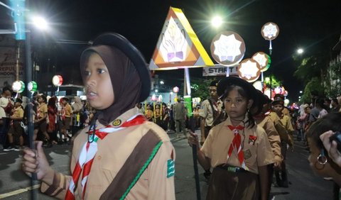 Muhammad Bawazier, pelajar kelas VIII SMPN 1 Banyuwangi, juga mengungkapkan kegembiraannya bisa berpartisipasi dalam kegiatan ini.