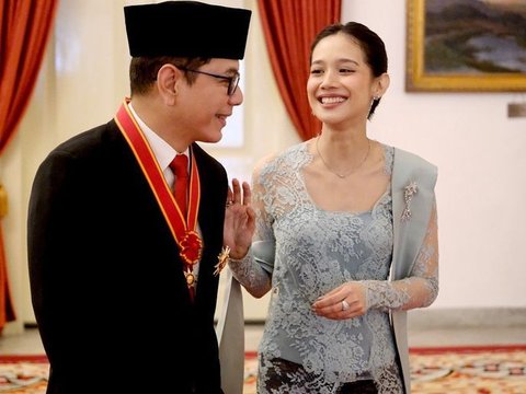 10 Potret Cantik Gista Putri saat Dampingi Sang Suami Wishnutama Menerima Tanda Kehormatan dari Presiden Jokowi