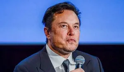 Melansir dari Forbes, Elon kini memimpin sebagai orang terkaya nomor satu di dunia dengan kekayaan sebesar USD237,7 miliar atau Rp3.573,1 triliun.