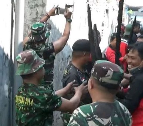 Keseruan Prajurit TNI di Semarang Ikut Lomba 17-an, Ingin Lebih Dekat dengan Warga