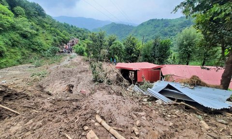 FOTO: Dahsyatnya Tanah Longsor Dipicu Hujan Lebat di Wilayah Himalaya India,  50 Orang Tewas