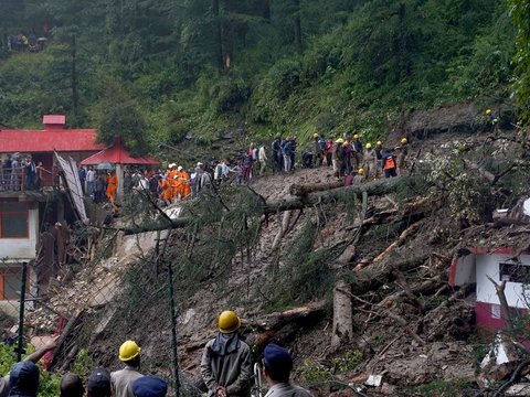 FOTO: Dahsyatnya Tanah Longsor Dipicu Hujan Lebat di Wilayah Himalaya India,  50 Orang Tewas