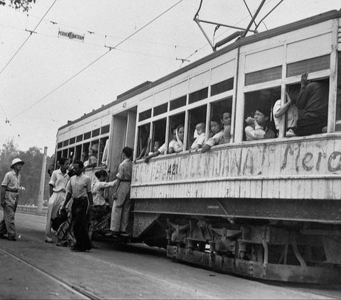 Sebelum Jakarta Terkepung Polusi,  Ini Lima Transportasi Legendaris Kini Hilang Ditelan Waktu