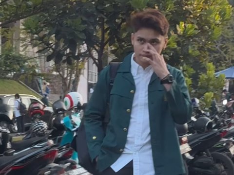 Bangga! 10 Potret Terbaru Gavin Daffa Putra Sulung Arie Untung dan Fenita Kini Sudah jadi Mahasiswa, Kuliah di ITB