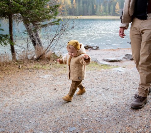 Prayer for Children to Walk Quickly, Here's How to Train Them that Parents Need to Understand