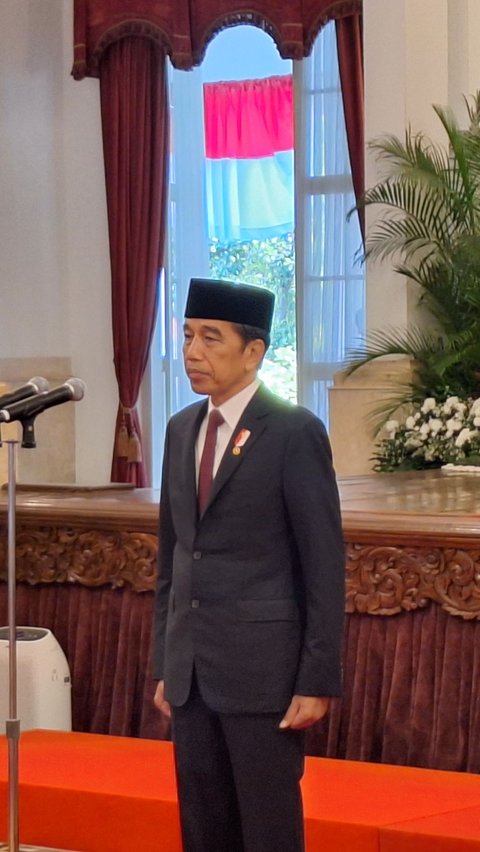 Jokowi Kukuhkan Anggota Paskibraka HUT ke-78 RI di Istana