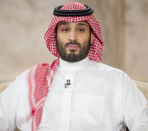 PIF dibentuk pada 1971 yang didirikan sebagai sumber investasi Pemerintah Kerajaan Arab Saudi. Nah, yang mengontrol 'BUMN' ini adalah Pangeran Mohammed bin Salman, yang secara de facto juga pemimpin Arab Saudi sejak 2015.