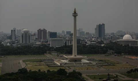 Lebih lanjut, Luckmi menyebut beberapa tahun terakhir musim kemarau pada Juni-Agustus seperti saat sekarang ini juga sangat mempengaruhi buruknya kualitas udara di Jakarta.