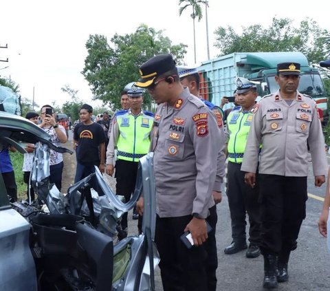 Lima orang meninggal dunia akibat kecelakaan lalu lintas di Jalan Bireuen-Takengon tepatnya di kilometer 38, Kampung Negeri Antara, Kecamatan Pintu Rime Gayo, Bener Meriah, Selasa (15/8).