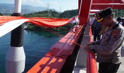 Bendera merah putih merupakan simbol atau semangat kita sebagai patriot bangsa Indonesia. Semangat juang itu harus terus dibangkitkan.