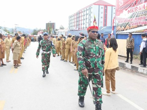 Meriahkan Hari Kemerdekaan, Bendera Merah Putih Sepanjang 2.023 Meter Dibentangkan di Papua