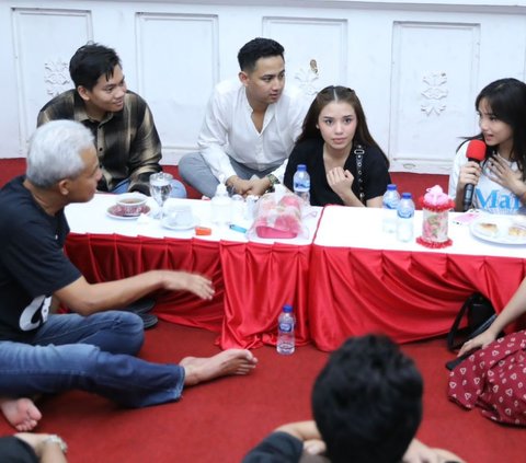 Makan Bareng Influencer, Ganjar Jawab Harapan Anak Muda Tentang Masa Depan