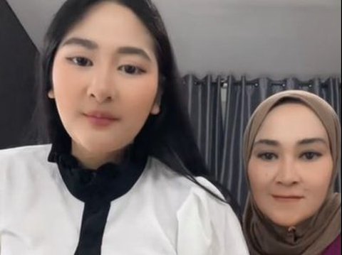 8 Potret Ibu Mertua Ricky Subagja yang Usianya Sama dengan Menantunya, Dikatakan Seperti Sedang Mengalami Masa Puber Kedua