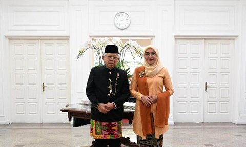 Ditemani Istri, Ma’ruf Amin Hadiri Sidang Tahunan MPR Pakai Baju Demang Khas Betawi