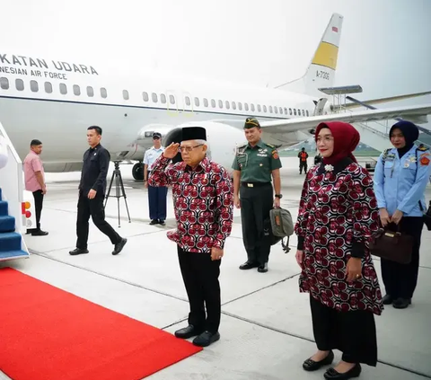 Ditemani Istri, Ma’ruf Amin Hadiri Sidang Tahunan MPR Pakai Baju Demang Khas Betawi