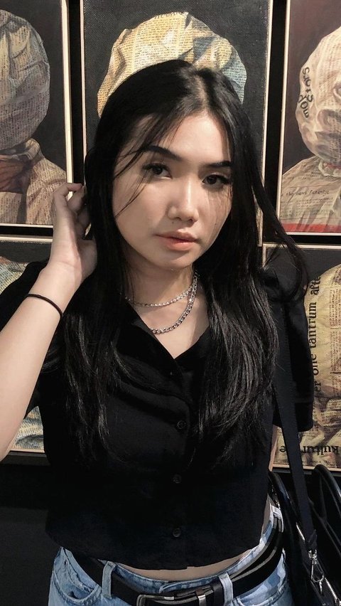 Jika dilihat dari unggahannya, Marshella Aprilia cukup aktif membagikan foto-foto liburan ke berbagai tempat wisata yang Instagramable dan kekinian.