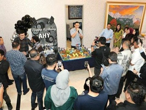 8 Potret Perayaan Ulang Tahun Agus Harimurti Yudhoyono yang ke-45, Netizen Kaget Dikira Masih Kepala Tiga.