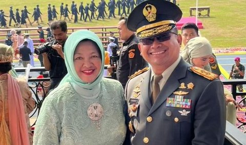 Jenderal Bintang Dua TNI AD itu mengikuti seluruh rangkaian acara Prasetya Perwira (Praspa) bersama dengan keluarganya yang lain.