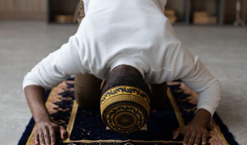 18. Sujud kedua dengan tumaninah