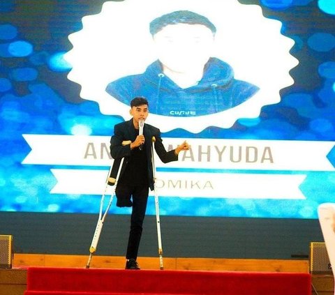 Sosok penyandang disabilitas bernama Anggi Wahyuda belakangan tengah mencuri perhatian.<br /><br />Ia diketahui kerap membuat konten dan mengunggahnya di akun TikTok @pejalanmodalyakin