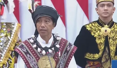 Presiden Jokowi menantang para Calon Presiden soal kesanggupan mereka melanjutkan pembangunan yang sudah dilakukan pemerintah.