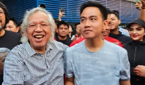 Meski tak diundang, Gibran memastikan hubungannya dengan PDIP baik-baik saja. Pekan lalu, dia bertemu kepala daerah asal PDIP seluruh Indonesia dalam acara yang digelar DPP PDIP.