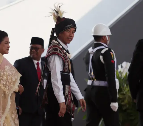 Selanjutnya, Jokowi mengungkapkan peluang besar yang membuat Indonesia menjadi Indonesia Emas yakni meningkatnya kepercayaan internasional terhadap Indonesia.