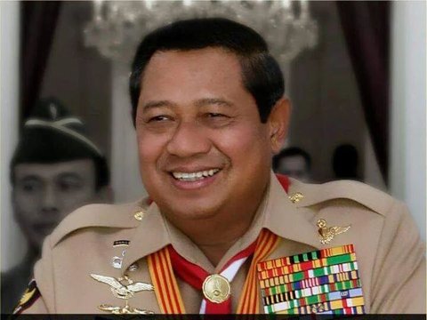 Potret Lawas Presiden SBY Berbaju Pramuka, Ada Sosok Jokowi Tertawa Lebar Disalami