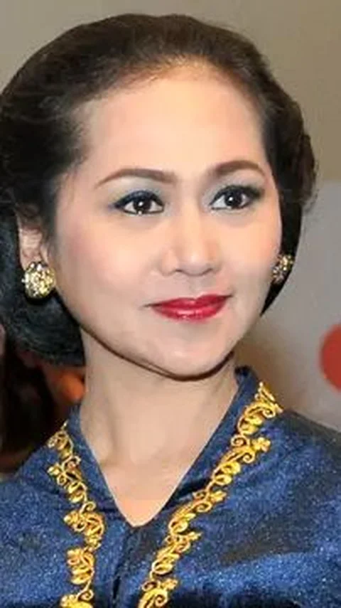 8. Ayu Diah