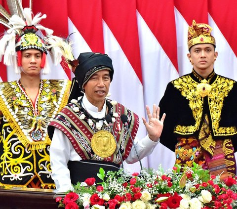 Jokowi Sentil Politisi soal Kode 'Pak Lurah’, Surya Paloh: Hanya Jokes