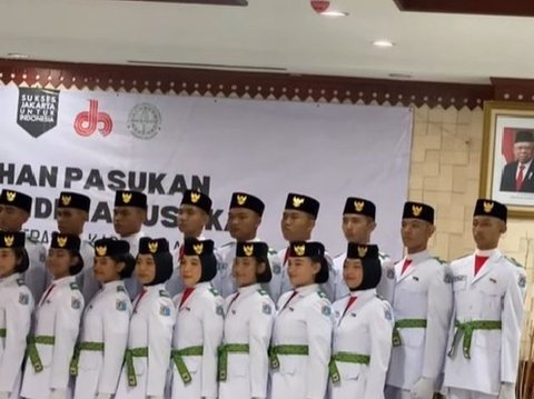 8 Potret Dhofin, Anak dari Ibnu Jamil, Menjadi Salah Satu Anggota Paskibraka Kota Jakarta Selatan Yang Sangat Ganteng dan Gagah.