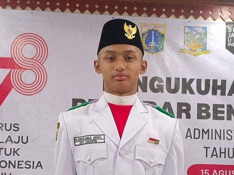 8 Potret Dhofin, Anak dari Ibnu Jamil, Menjadi Salah Satu Anggota Paskibraka Kota Jakarta Selatan Yang Sangat Ganteng dan Gagah.