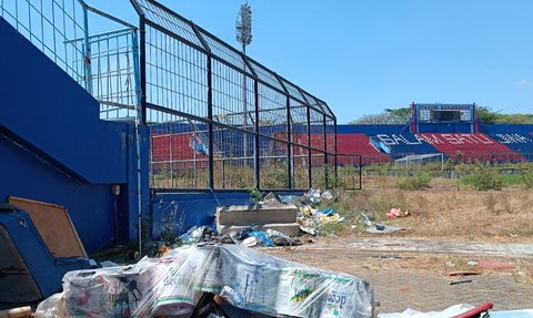 Potret Terkini Stadion Kanjuruhan Usai Tragedi, Horor Dipenuhi Semak Belukar