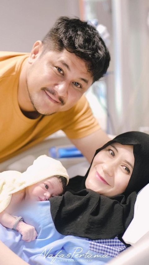 Bayi Ganteng! Ini Potret Anak Ketiga Ryana Dea yang Baru Lahir, Namanya Gavin Rafaeyza Redi