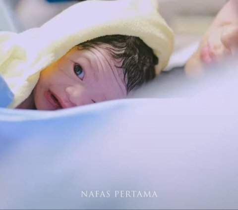 Bayi Ganteng! Ini Potret Anak Ketiga Ryana Dea yang Baru Lahir, Namanya Gavin Rafaeyza Redi