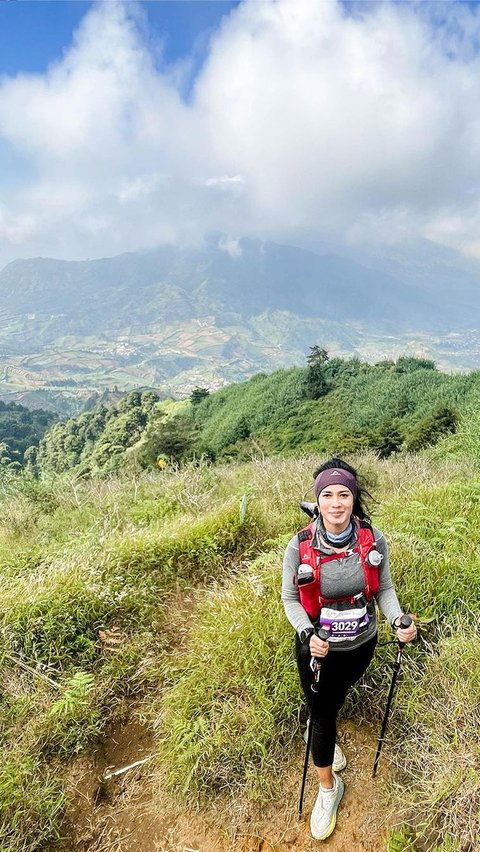 Sosok Putri Handayani, Wanita Asal Serdang Bedagai yang Sudah Taklukan Gunung di Dunia