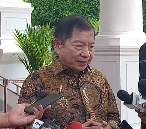 Sebelumnya, Menteri Perencanaan Pembangunan Nasional (PPN/Bappenas) Suharso Monoarfa menyoroti angka kemiskinan ekstrem di Indonesia yang bisa melonjak hingga 6,7 juta jiwa pada 2024.