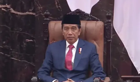 Jokowi tidak menyebut dengan Capres siapa fotonya dipakai. Namun menanggapi hal itu, Jokowi mengaku tidak mempermasalahkan.