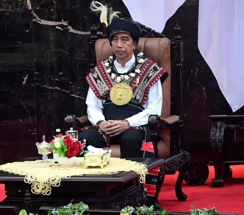 Presiden Jokowi berbicara soal politik saat berpidato di Sidang Tahunan MPR/DPR 2023.
