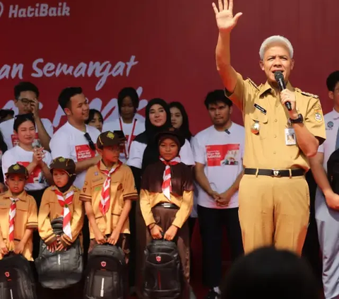 Ziarah ke Makam Mbah Dalhar Watucongol, Ganjar Belajar Cara Mencintai Indonesia