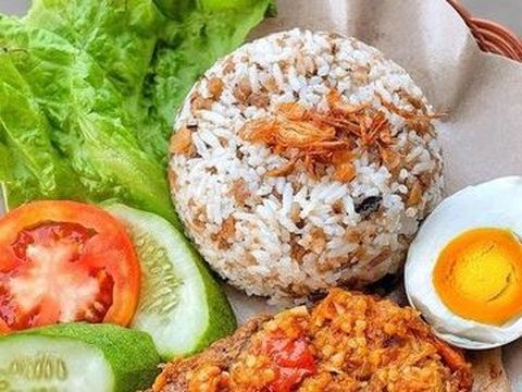 2. Nasi Tutug Oncom dari Sunda: Citarasa Khas Sunda