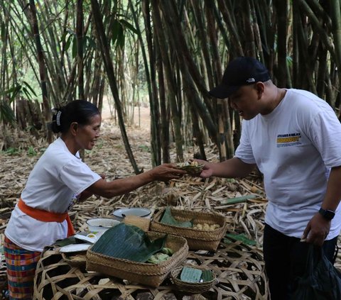 PT Pelabuhan Indonesia (Pelindo) Persero merevitalisasi kawasan hutan bambu Desa Penglipuran sebagai Pasar Pelipur Lara untuk memfasilitasi Usaha Mikro Kecil dan Menengah (UMKM).