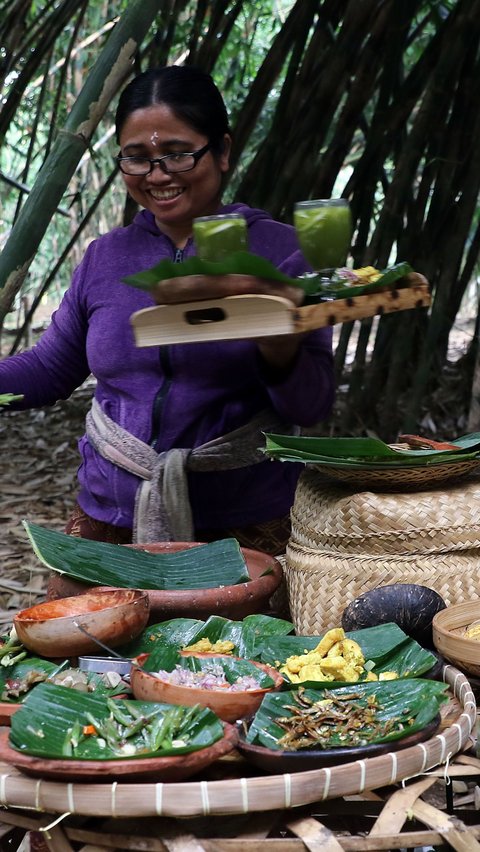 Sate Lilit, Loloh, Cemcem, Nasi Campur dan lainnya bisa dinikmati wisatawan di Pasar Pelipur Lara, Kabupaten Bangli, Bali.