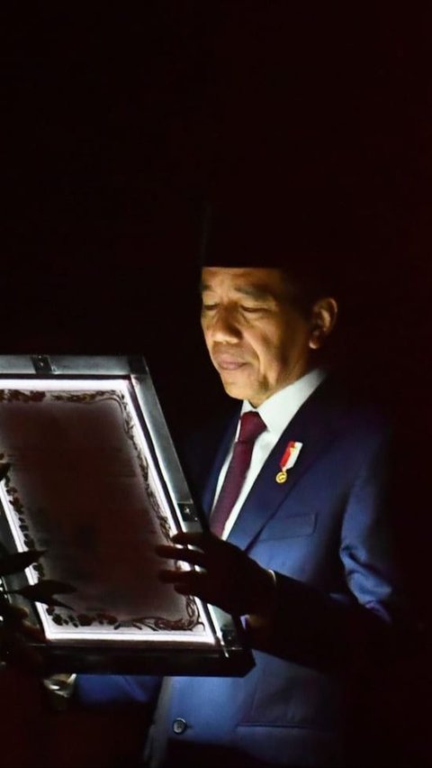 HUT ke-78 RI, Jokowi Pimpin Apel Kehormatan dan Renungan Suci di TMP Kalibata